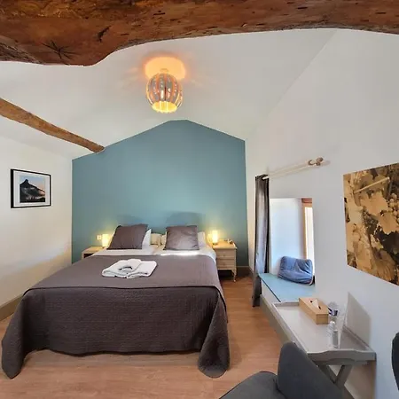 Les Portails Bleus Bed & Breakfast Azé Exterior photo